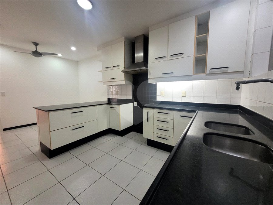 Apartamento à venda com 4 quartos, sendo 1 suíte, em Copacabana, Rio de Janeiro, RJ