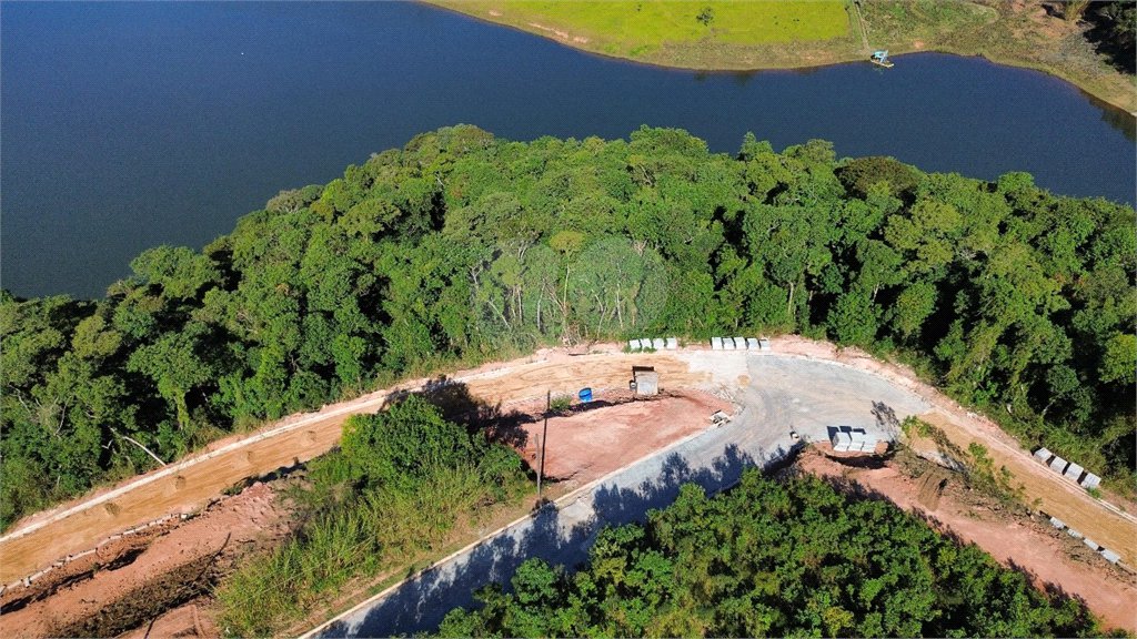 Terreno à venda no condomínio Bosque da Represa, Nazaré Paulista - SP