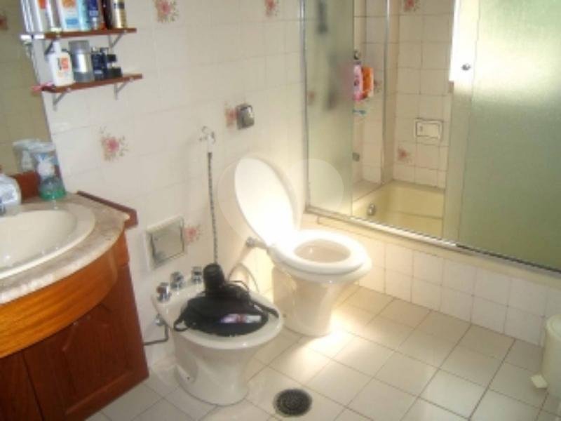 Casa de Vila à venda com 4 quartos, sendo 2 suítes, em Granja Julieta, São Paulo, SP