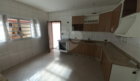 Sobrado à venda com 3 quartos, sendo 1 suíte,  em Lar São Paulo, São Paulo, SP