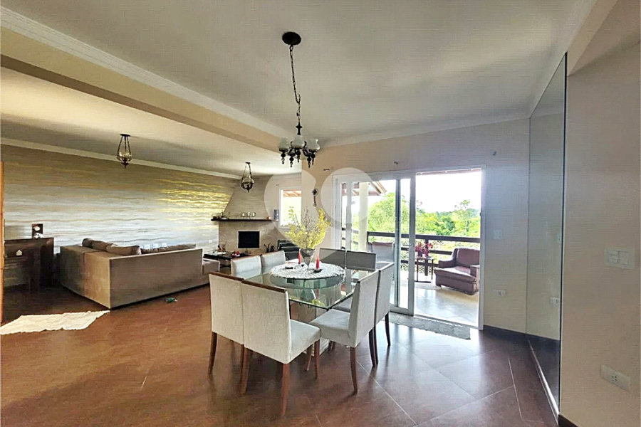 Casa à venda com 3 suítes no condomínio Cantareira, Mairiporã - SP