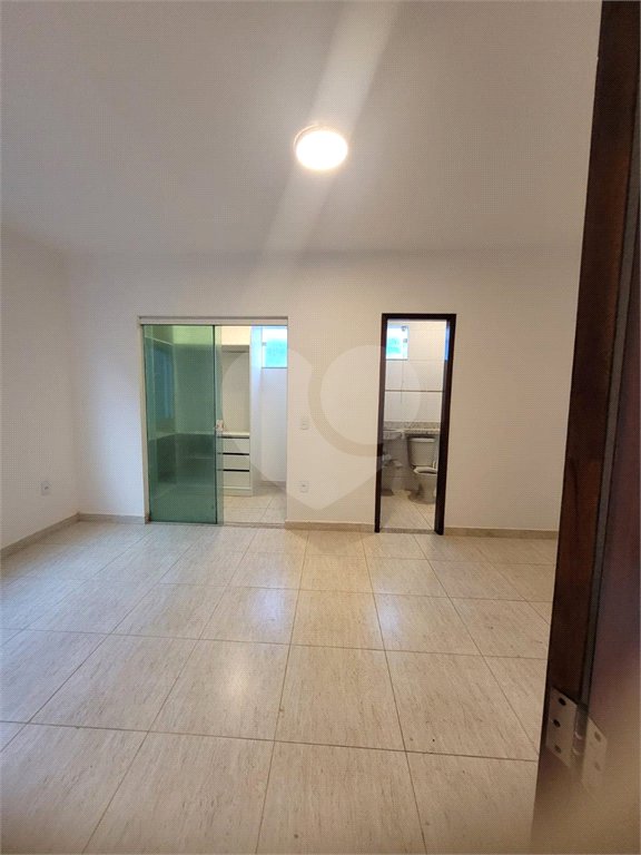 Apartamento para alugar com 2 quartos em Miguel Couto, Cabo Frio, RJ