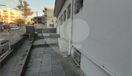 Casa Térrea para alugar com 5 quartos em Campo Limpo, São Paulo, SP
