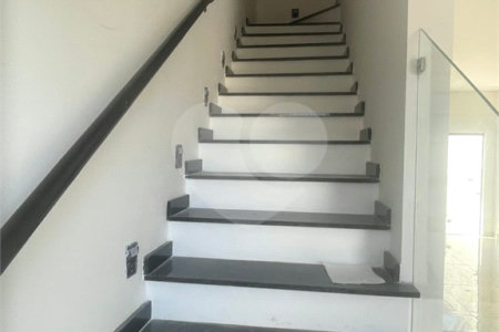 Casa à venda com 3 quartos, sendo 1 suíte,  em Jardim São Pedro, Mogi das Cruzes, SP