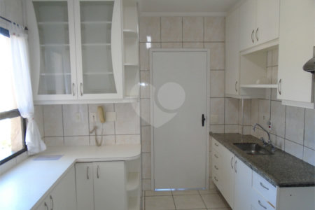 Apartamento à venda com 3 quartos, sendo 1 suíte, em Vila Oliveira, Mogi das Cruzes, SP