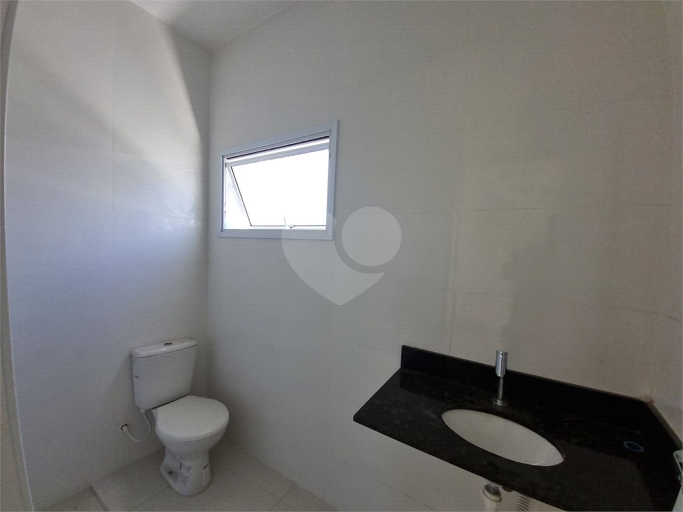 Casa à venda com 3 quartos, sendo 1 suíte, no condomínio Residencial Américo Figueiredo, Sorocaba - SP