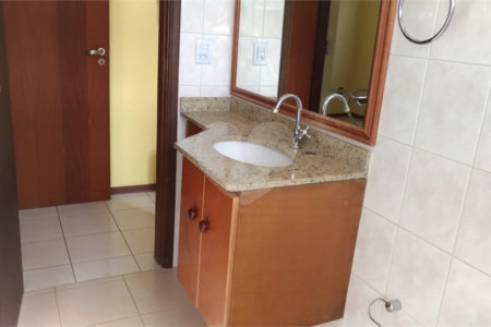 Casa à venda ou para alugar com 2 quartos, sendo 1 suíte, em Jardim do Lago, Atibaia, SP