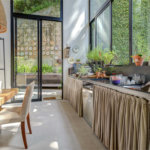 Casa à venda com 4 suítes no condomínio Granja do Morumbi, São Paulo - SP