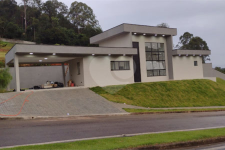 Casa à venda com 3 quartos, sendo 1 suíte, em Condominio Quintas da Boa Vista, Atibaia, SP