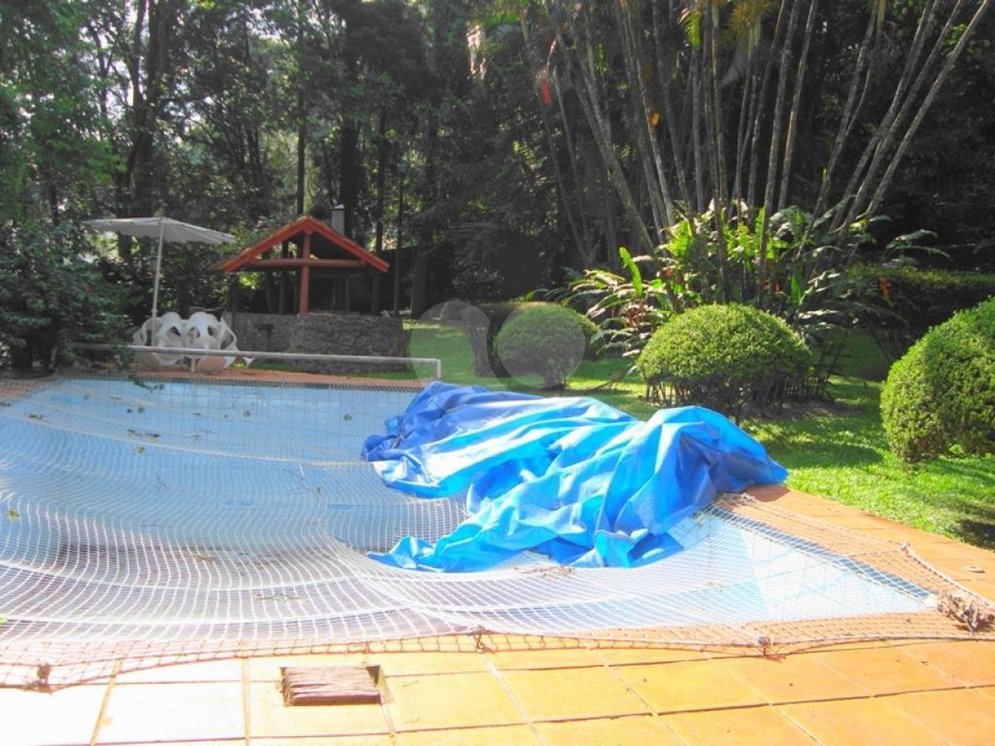 Casa à venda com 3 quartos, sendo 2 suítes, no condomínio Jardim Ibiratiba, São Paulo - SP