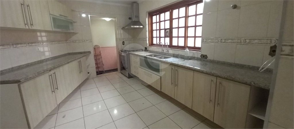 Sobrado para alugar com 3 quartos, sendo 1 suíte, em Parque Maria Domitila, São Paulo, SP
