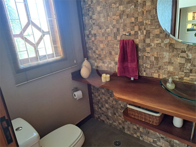 Casa à venda com 3 suítes em Granja Viana, Cotia, SP