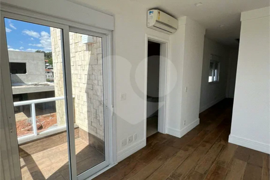 Casa à venda com 4 quartos, sendo 2 suítes, no condomínio Residencial Floresta, São Paulo - SP