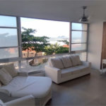 Apartamento Residencial à venda, Pitangueiras, Guarujá - AP0444.