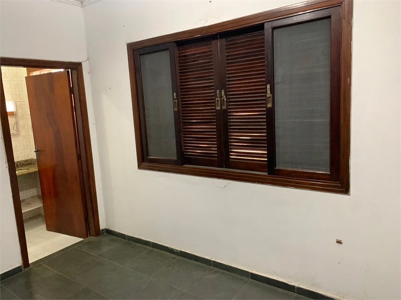 Casa à venda com 4 quartos, sendo 3 suítes, em Jardim Alvorada (zona Oeste), São Paulo, SP
