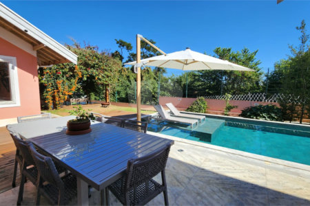 Casa à venda com 4 quartos, sendo 2 suítes, no condomínio Residencial Jardim Primavera, Louveira - SP