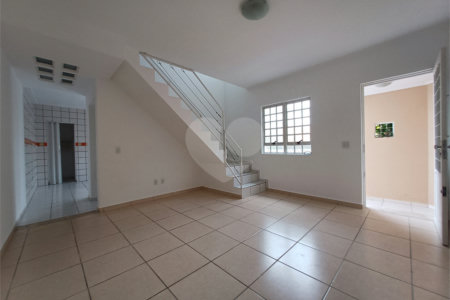 Sobrado à venda com 2 quartos em Jardim Ana Maria, Sorocaba, SP