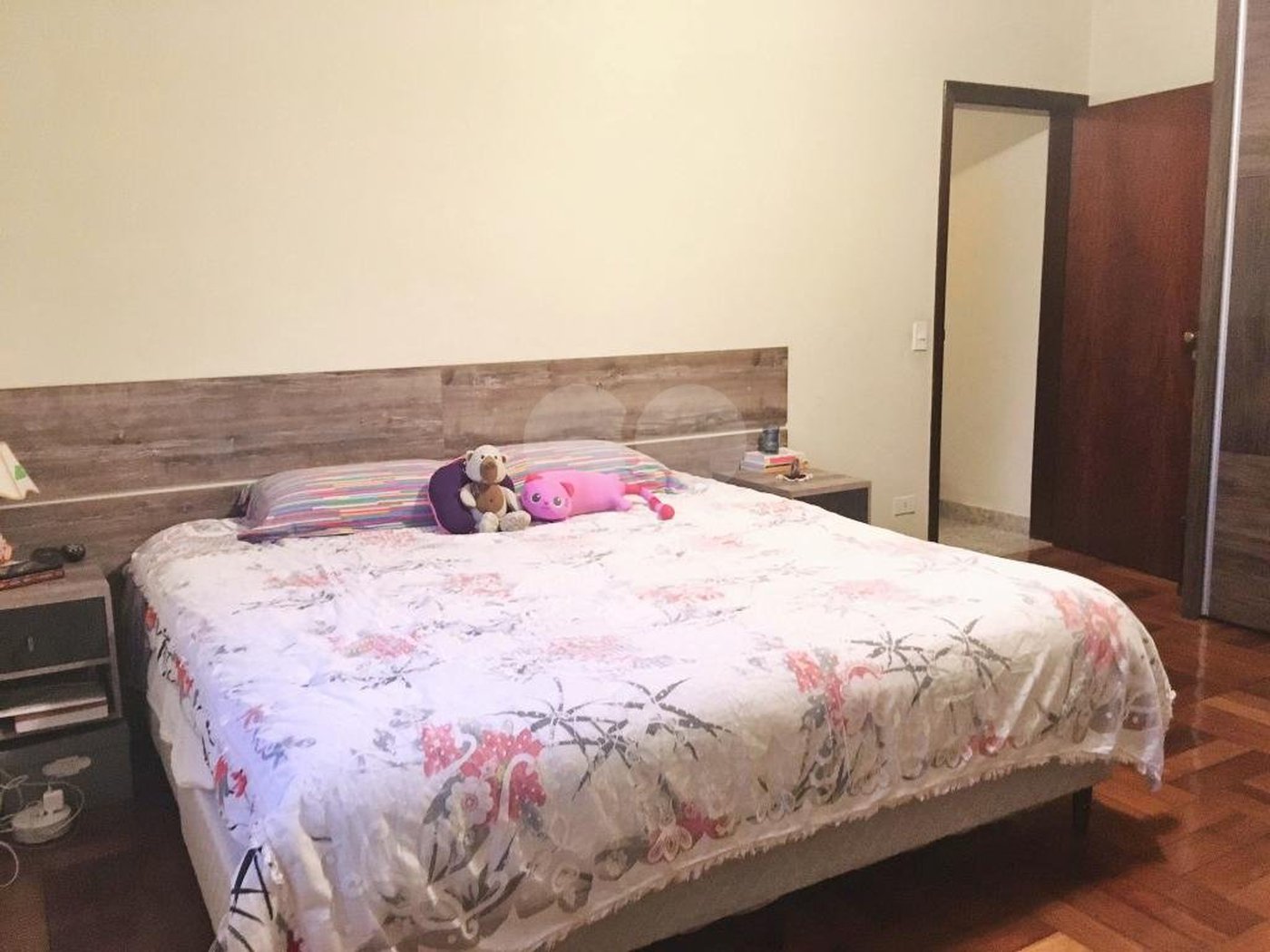 Sobrado à venda com 4 quartos, sendo 1 suíte, em Jardim Sarah, São Paulo, SP