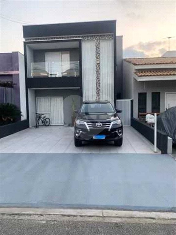 Casa à venda com 3 quartos, sendo 1 suíte, no condomínio Horto Florestal II, Sorocaba - SP