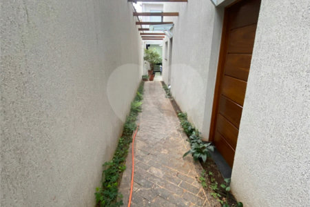 Sobrado à venda com 3 quartos, sendo 1 suíte, em Jardim Petrópolis, São Paulo, SP