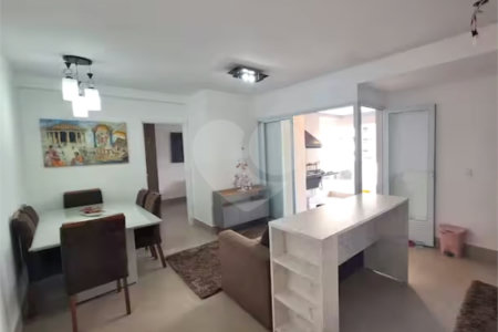 Apartamento com uma suíte para locação ao lado do Shopping Metrô Tatuapé. SP