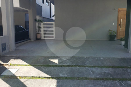 Casa à venda com 3 suítes no condomínio Residencial Veredas, Mogi das Cruzes - SP