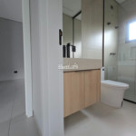 Casa térrea à venda com 3 quartos, sendo 1 suíte, no condomínio Portal Lamis, Atibaia - SP