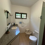 Casa à venda com 5 quartos, sendo 3 suítes, no condomínio Estância Marambaia, Vinhedo - SP