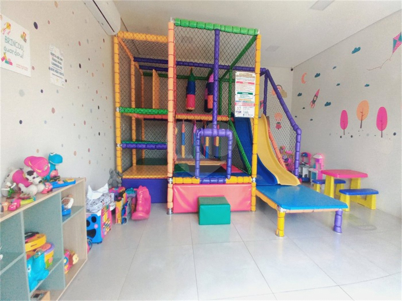 Casa à venda com 3 suítes no condomínio Piemonte, Indaiatuba - SP