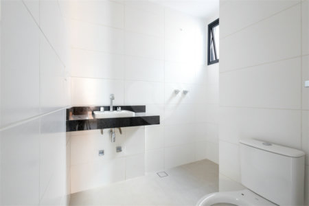 Casa à venda com 3 quartos, sendo 1 suíte, no condomínio Cubie Tutoia, São Paulo - SP