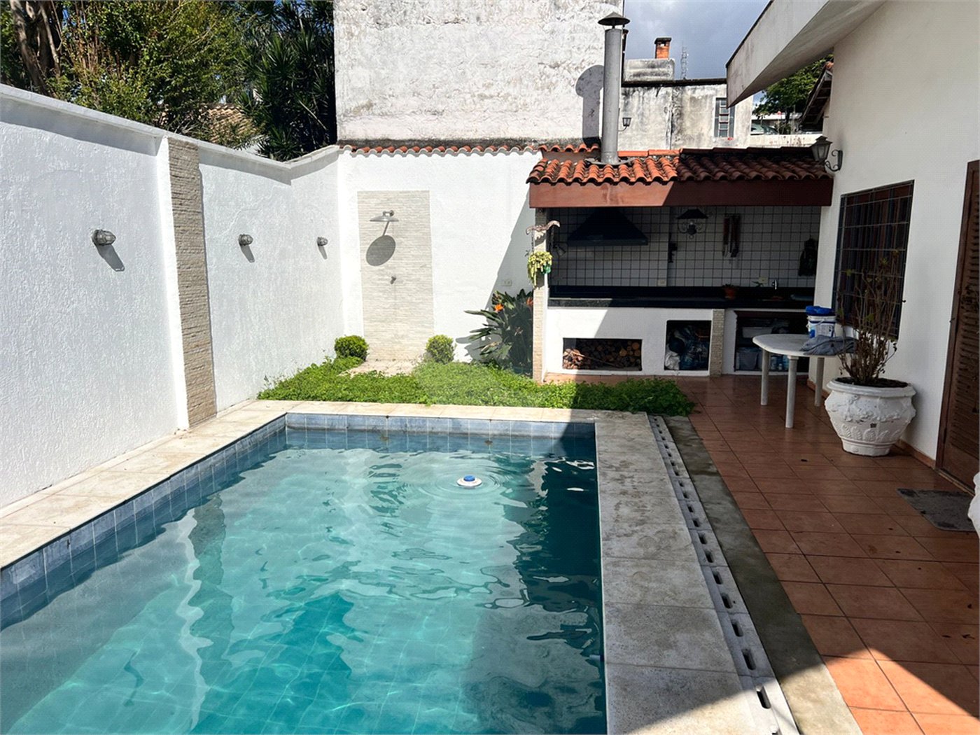 Casa à venda com 4 quartos, sendo 3 suítes, em Chácara Monte Alegre, São Paulo, SP