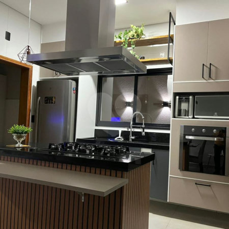 Casa à venda com 3 quartos, sendo 1 suíte, no condomínio Horto Florestal Villagio, Sorocaba - SP