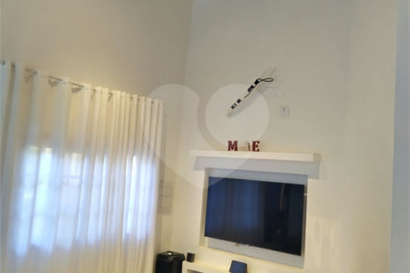 Casa à venda com 3 quartos, sendo 1 suíte, no condomínio Conjunto Vila- Loteamento Vitória Régia, Atibaia - SP