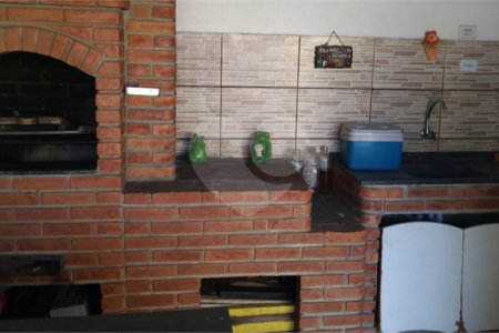 Casa à venda com 4 quartos, sendo 1 suíte, em Cidade Kemel, Poá, SP