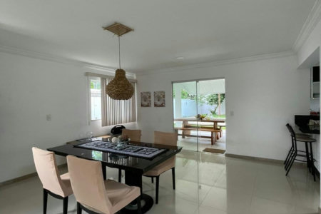 Casa à venda com 3 quartos, sendo 1 suíte, em Orla Norte, Porto Seguro - BA