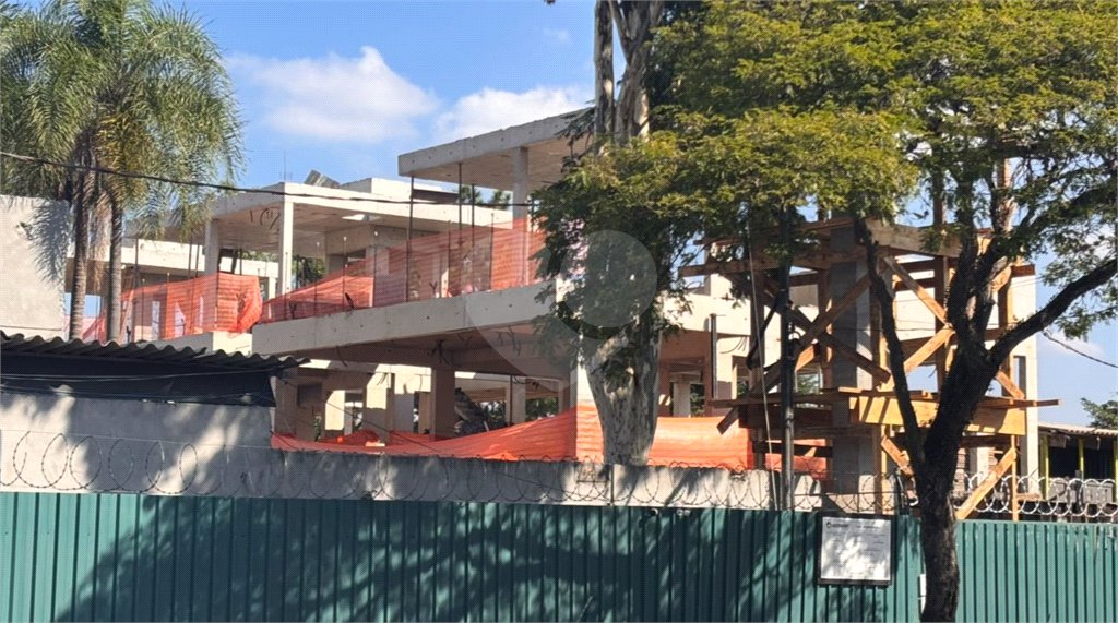 Casa à venda com 4 suítes no condomínio Casa Jardim Paineiras, São Paulo - SP