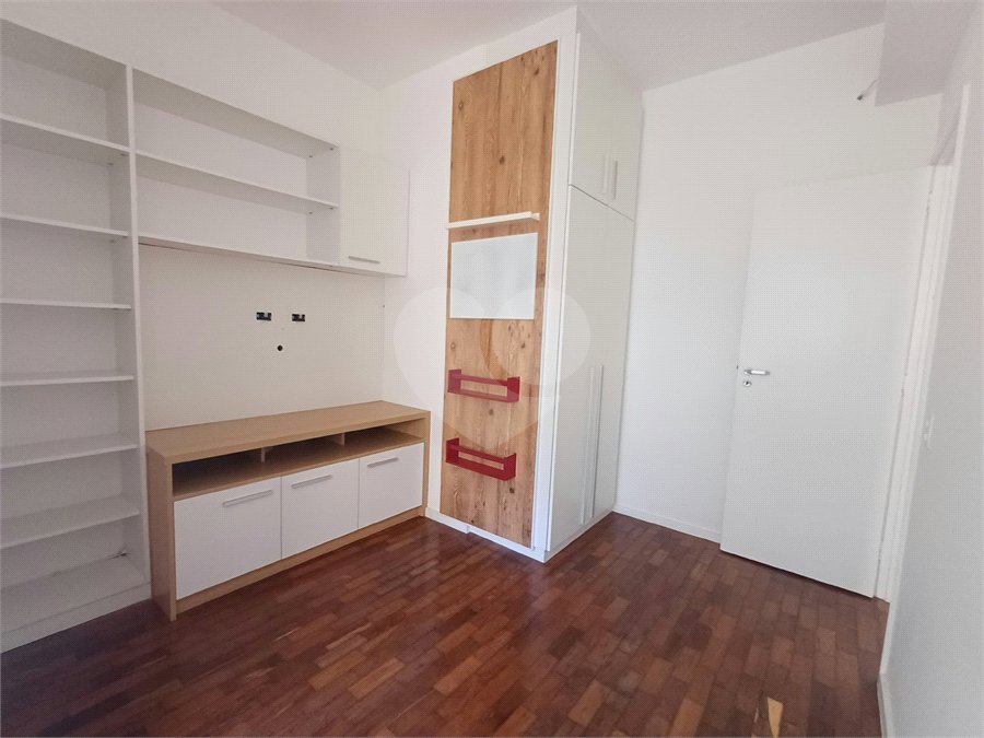 Apartamento à venda com 3 quartos, sendo 1 suíte,  em Lagoa, Rio de Janeiro, RJ