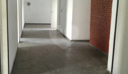 Prédio à venda em Tremembé, São Paulo, SP