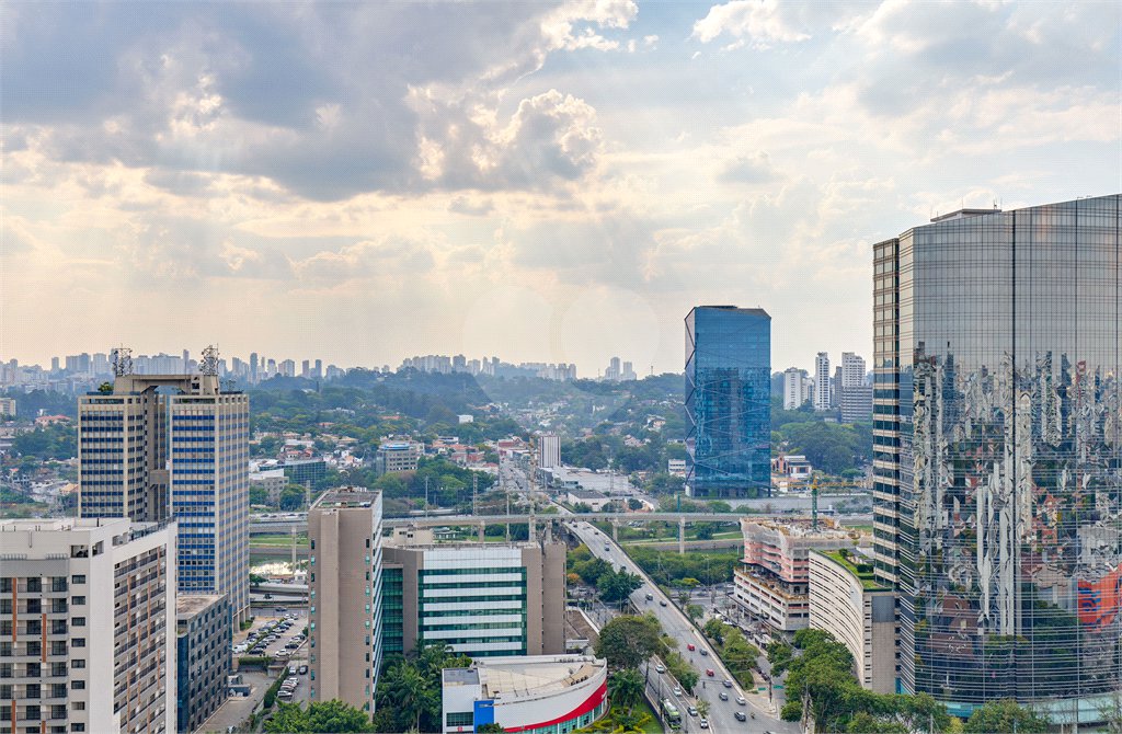 Apartamento à venda com 3 suítes em Brooklin, São Paulo, SP