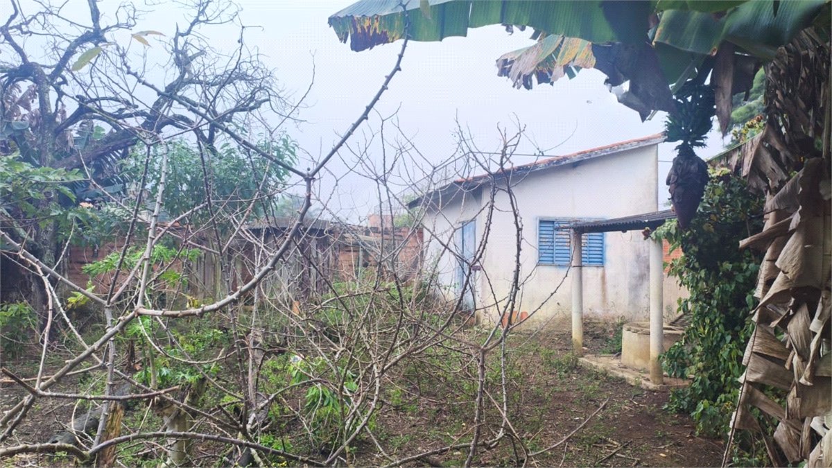 Chácara à venda com 4 quartos, sendo 1 suíte,  em Vale San Fernando, Itapetininga, SP