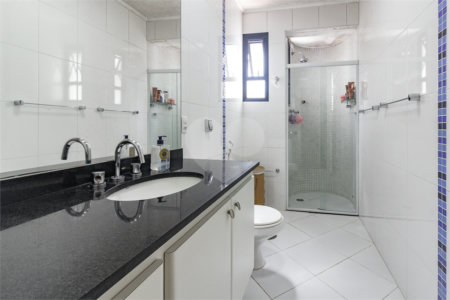 Apartamento à venda com 4 quartos, sendo 2 suítes,  em Jardim Parque Morumbi, São Paulo, SP