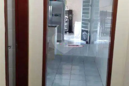 Casa à venda com 3 quartos, sendo 1 suíte, em Jardim Pinheiros, São Paulo, SP