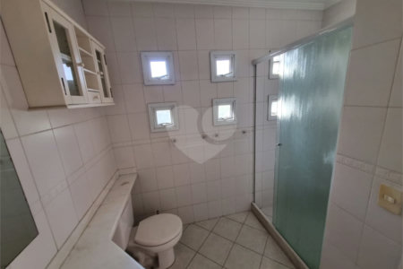 Casa à venda com 4 quartos, sendo 1 suíte, no condomínio Horizontal Newport Village, São Paulo - SP