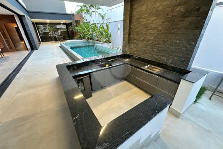Casa à venda com 3 suítes no condomínio Residencial Florais Itália, Cuiabá - MT