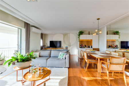 Apartamento à venda com 3 quartos, sendo 2 suítes,  em Jardim Marajoara, São Paulo, SP