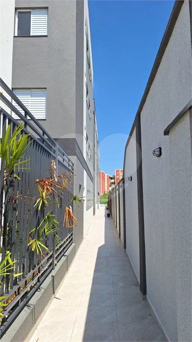 RESIDENCIAL TORRES NOBRES Apartamento com ótima distribuição e praticidade: 2 quartos 1 banheiro 1Sala Cozinha Área de serviço 1 vaga de garagem RESIDENCIAL TORRES NOBES
