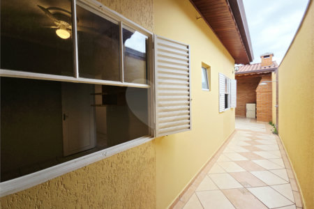 Casa à venda com 3 quartos, sendo 1 suíte, no condomínio Parque das Árvores, Sorocaba - SP