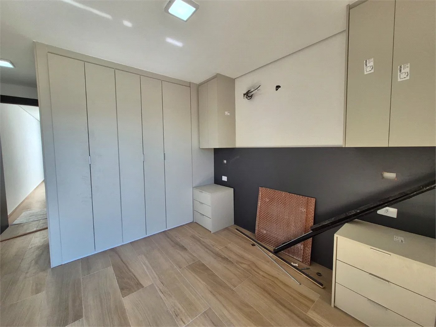 Sobrado à venda com 3 quartos, sendo 1 suíte, em Cidade dos Bandeirantes, São Paulo, SP