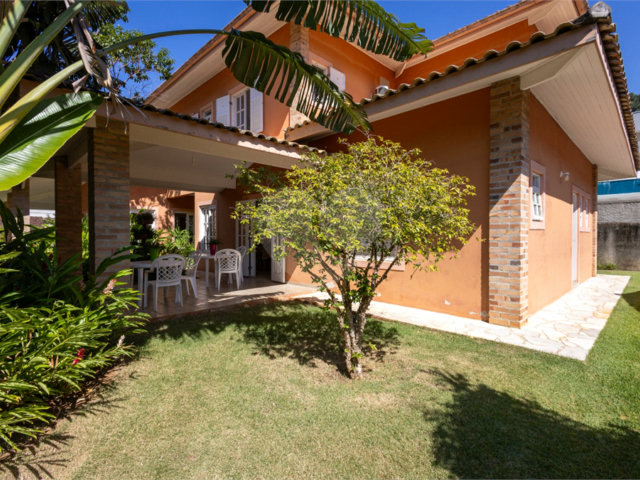 Casa à venda com 6 quartos, sendo 4 suítes,  em Barequeçaba, São Sebastião, SP