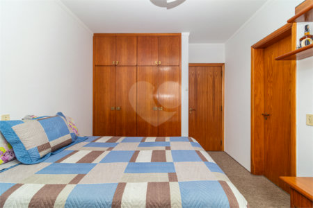 Apartamento à venda com 4 quartos, sendo 2 suítes, em Campo Belo, São Paulo, SP